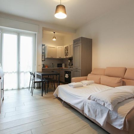 Ferienwohnung Splendido Bilocale Sul Naviglio Grande Corsico Exterior foto